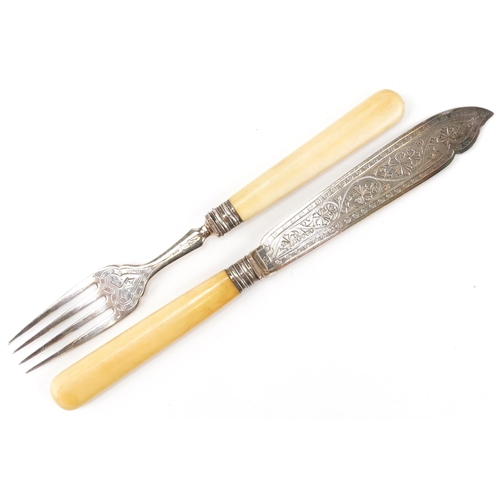 386 - Oak canteen of twelve silver plated fish knives and forks with ivorine handles, the canteen 35cm wid... 