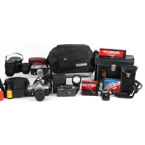 467 - Vintage and later cameras, lenses and accessories including Prinzflex and Halina