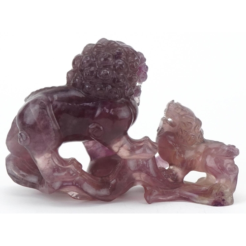 432 - Chinese Fluorite carving of Foo dogs, 9cm wide