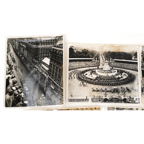 1326 - Black and white photographs of the coronation of Queen Elizabeth II, each 30cm x 26cm