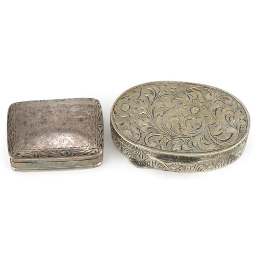 305 - Two silver snuff boxes including a German 800 grade oval example, the largest 5cm wide, total 30.0g