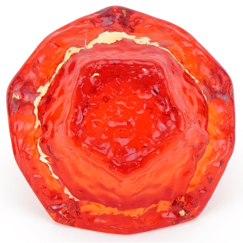 41 - Murano Sommerso bark design glass ashtray, 12.5cm in diameter