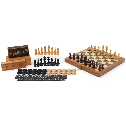 600 - Vintage and later games including two chess sets, Dominoes and Draughts