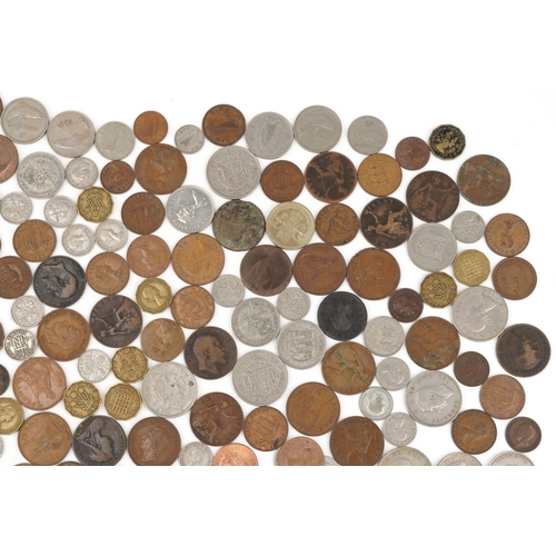 1283 - Victorian and later British coinage to include crowns, pennies, threepenny pieces and sixpences