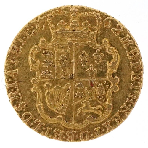 1221 - George III 1762 gold quarter guinea, 2.2g