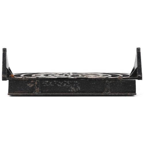 1480 - Vintage cast iron bookrest for Howdens Joinery & Co N. Yorks England, 38cm wide