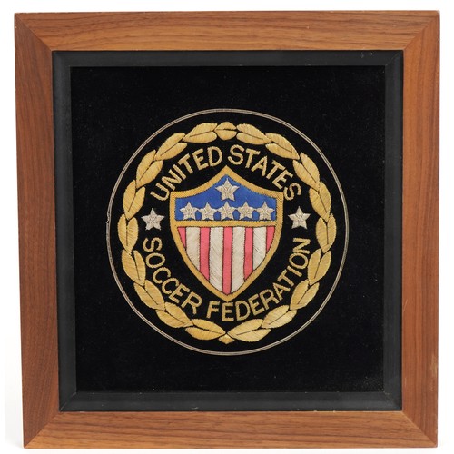 1436 - Football interest boxed Olympic Los Angeles 1984 plaque, United States Soccer Federation badge in a ... 