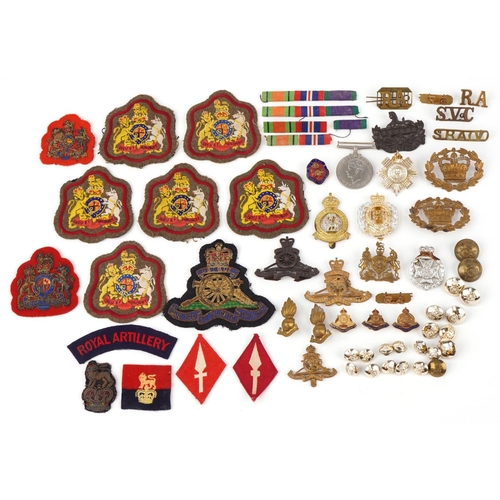 1523 - Military interest badges, medal, pips and cloth patches