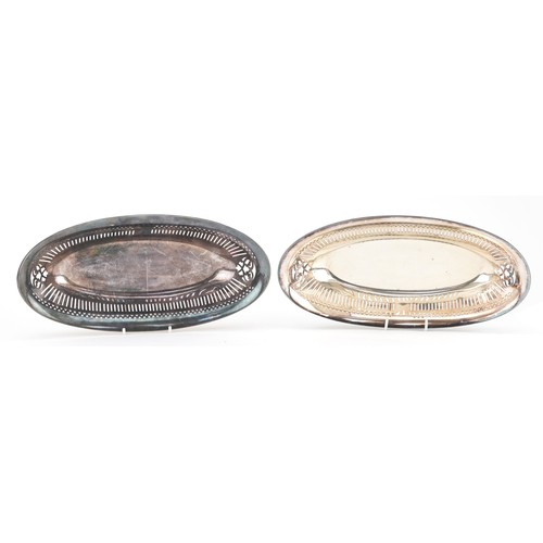 2461 - Pair of good quality silver plated bread baskets, 31cm in diameter