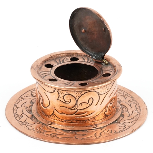 345 - Newlyn Arts & Crafts inkwell, 15cm in diameter