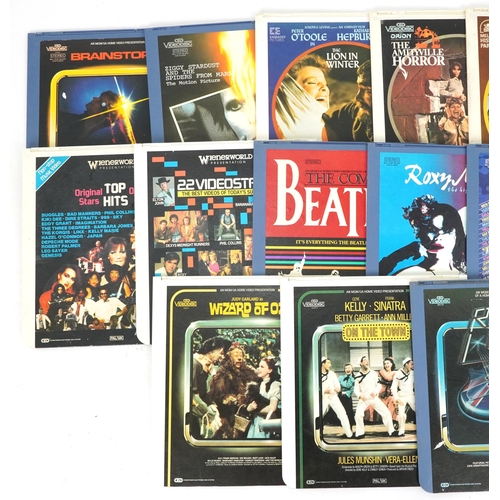 1471 - Video laser discs including The California Dolls, Wizard of Oz, The Complete Beatles and Brain Storm