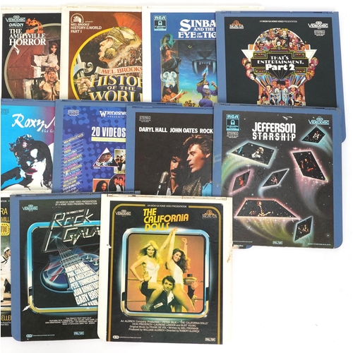 1471 - Video laser discs including The California Dolls, Wizard of Oz, The Complete Beatles and Brain Storm