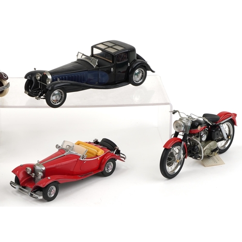 2365 - Six Franklin Mint 1:24 scale diecast collector's vehicles and two motorbikes including 1932 Cadillac... 