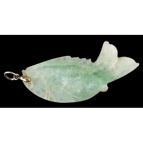 3332 - Chinese green jade pendant in the form of a fish, 5cm high, 8.8g