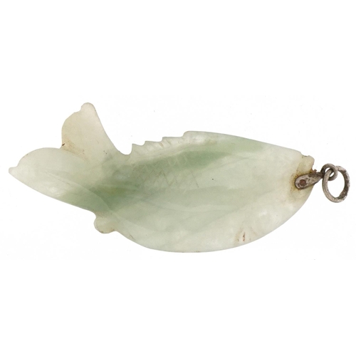 3332 - Chinese green jade pendant in the form of a fish, 5cm high, 8.8g