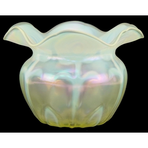 286 - Vaseline glass vase, 12cm high