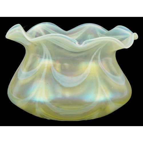 285 - Vaseline glass vase, 11cm high