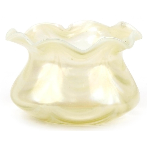 285 - Vaseline glass vase, 11cm high