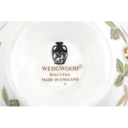 2139 - Wedgwood Wild Strawberry and Meadow Sweet teaware including teapot, milk jug and trios, the largest ... 