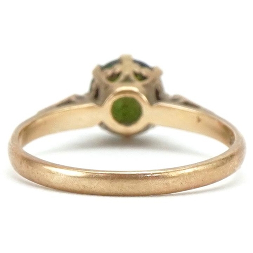 3279 - 9ct gold green stone solitaire ring, size N, 2.0g