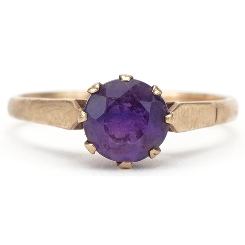 3137 - 9ct gold amethyst solitaire ring, size N/O, 1.8g