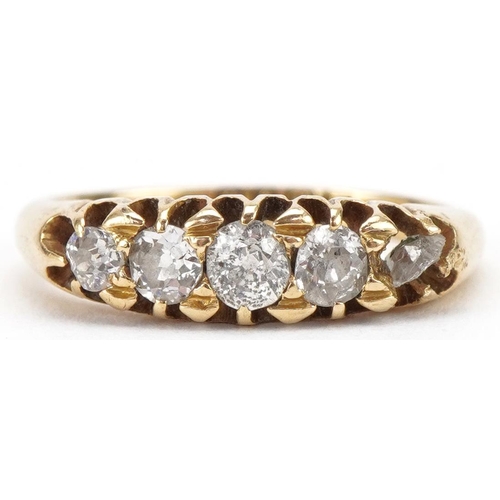 3045 - 18ct gold graduated diamond ring, size L/M, 3.9g