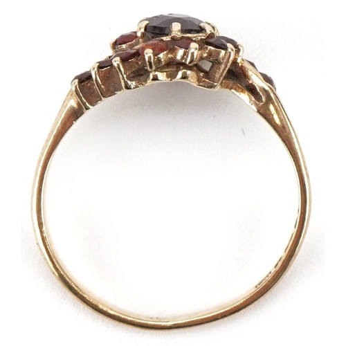 3274 - 9ct gold Bohemian garnet crossover cluster ring, size L, 1.5g