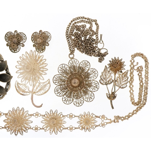 3455 - Vintage and later silver and white metal filigree jewellery including brooches and necklaces, total ... 