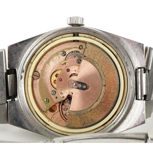 3086 - Omega, gentlemen's Omega automatic wristwatch having silvered dial with date aperture, the movement ... 