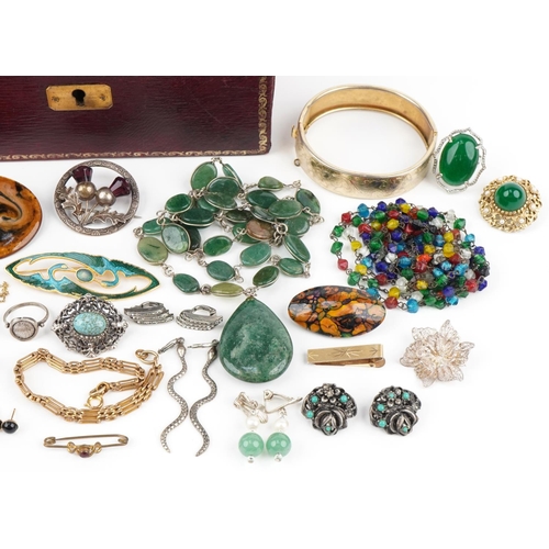 3569 - Antique and later jewellery, some silver, including coral, malachite and semi precious stone necklac... 