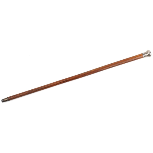 1036 - George V malacca walking cane with silver handle, indistinct maker's mark, London 1920, 80cm in leng... 