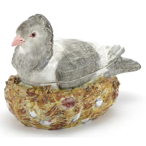 1094 - 19th century pearlware porcelain game pie dish decorated with s dove on a nest, 18cm wide