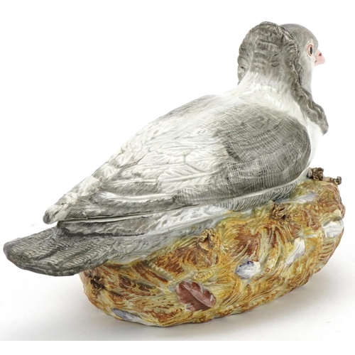 1094 - 19th century pearlware porcelain game pie dish decorated with s dove on a nest, 18cm wide