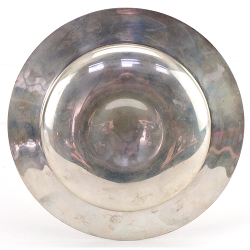 1075 - Carrs, Elizabeth II circular silver shallow dish, London 1973, 19.8cm in diameter, 345.5g