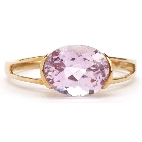 3336 - 9ct gold amethyst solitaire ring, size R, 1.8g