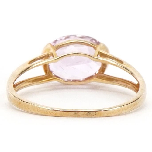 3336 - 9ct gold amethyst solitaire ring, size R, 1.8g