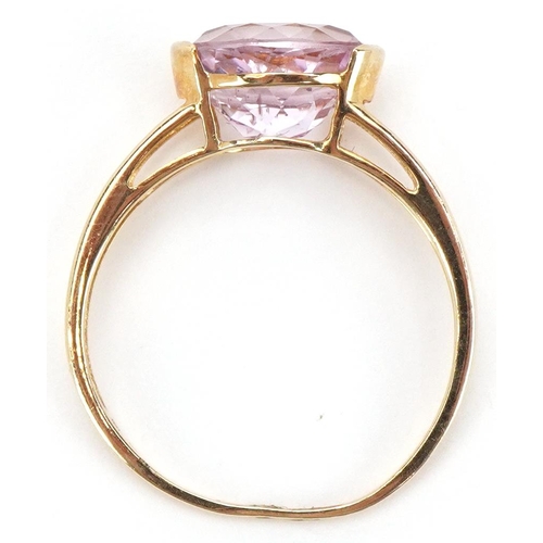 3336 - 9ct gold amethyst solitaire ring, size R, 1.8g