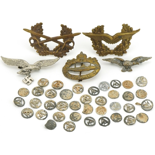 2565 - German militaria including Pathfinder's badge, German U-Boat badge, Luftwaffe breast eagle and SA la... 