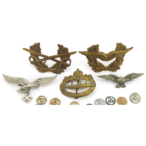 2565 - German militaria including Pathfinder's badge, German U-Boat badge, Luftwaffe breast eagle and SA la... 