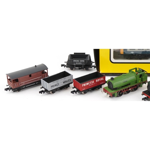 2335 - Collection of Graham Farish N gauge model railway locomotives, tenders and coaches