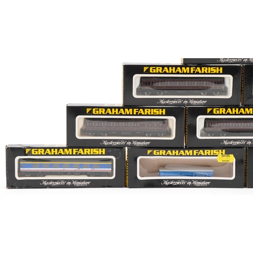 2336 - Nine Graham Farish N gauge model railway coaches with boxes, some numbered 0606, 0616 and 0818