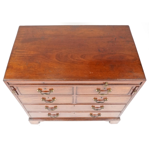 659 - George III mahogany bachelors chest of four short and two long drawers, 91cm H x 95cm W x 54cm D