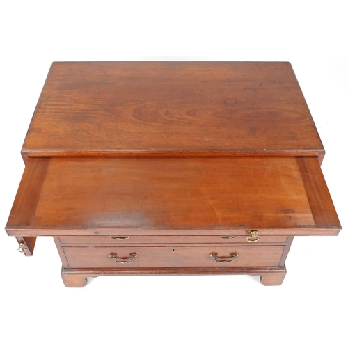 659 - George III mahogany bachelors chest of four short and two long drawers, 91cm H x 95cm W x 54cm D