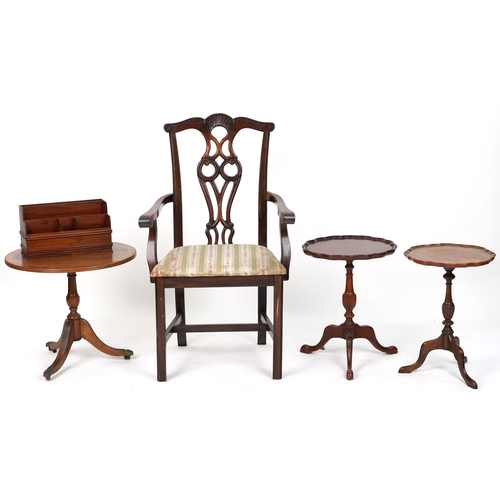 692 - Group of five late 20th century items of furniture