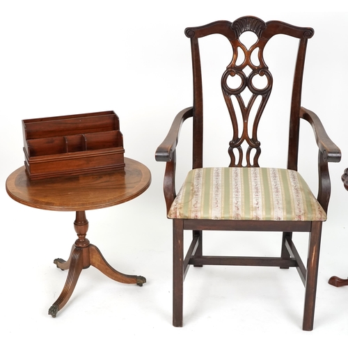 692 - Group of five late 20th century items of furniture