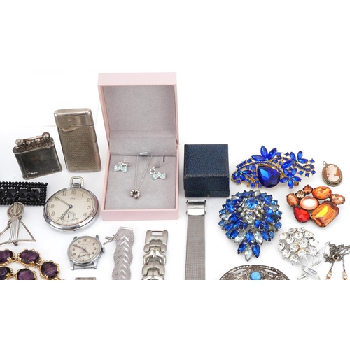 3558 - Vintage and later jewellery, wristwatches and objects including jewelled brooches, necklaces and rin... 