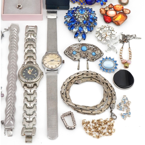 3558 - Vintage and later jewellery, wristwatches and objects including jewelled brooches, necklaces and rin... 