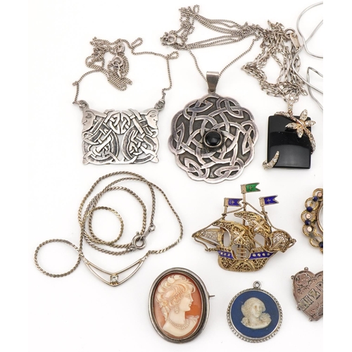 3533 - Vintage and later jewellery, some silver, including a Victorian Mizpah brooch, enamelled Maltese shi... 