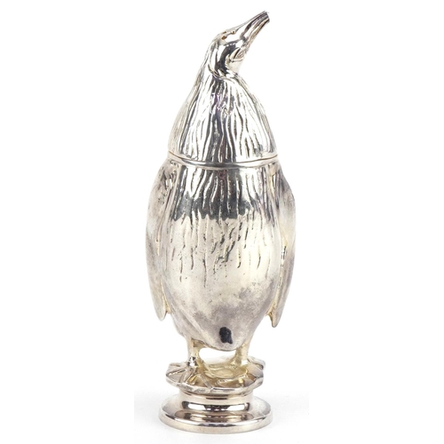 2184 - Silver plated caster in the form of a penguin, 19cm high