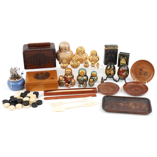 2218 - Sundry items including Burns Monument Mauchline ware box, lacquered Russian stacking dolls, glass bi... 